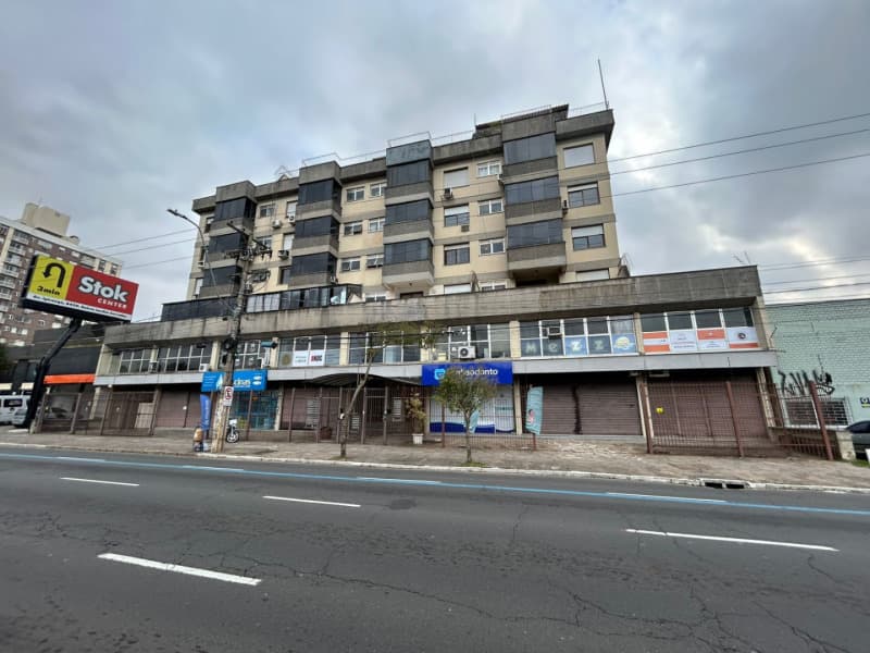 Foto 7 de 7: Comercial em leilão em Porto Alegre - RS, bairro Partenon — LOTE 001 SALA (DESOCUPADA) NA AVENIDA IPIRANGA NO BAIRRO PARTENON