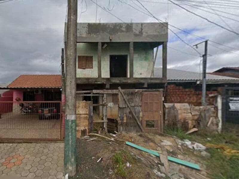 Foto 1 de 16: Terreno em leilão em Alvorada - RS — LOTE 001 TERRENO (COM CONSTRUÇÃO INACABADA) NO LOTEAMENTO ALGARVE EM ALVORADA / RS