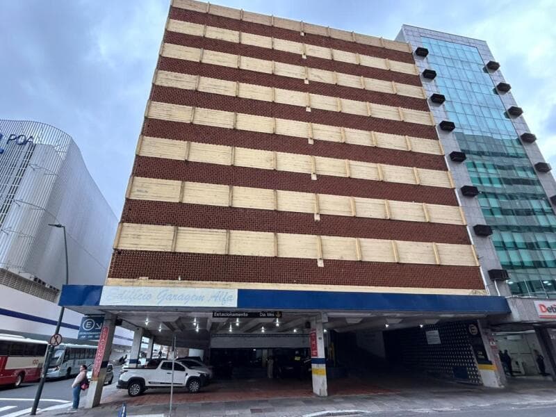 Foto 1 de 4: Vaga de Garagem em leilão em Porto Alegre - RS, bairro Centro — LOTE 001 BOX EM ESTACIONAMENTO NO CENTRO DE PORTO ALEGRE