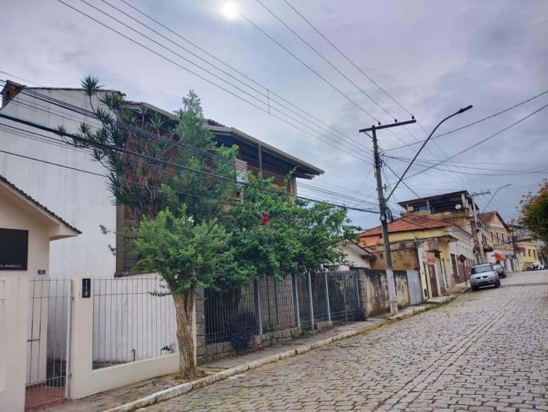 Foto 6 de 43: Casa em leilão em Itamonte - MG — LOTE 001 IMÓVEL RESIDENCIAL - AT. 330,00M², A.C. 185,93M² - ITAMONTE - MG