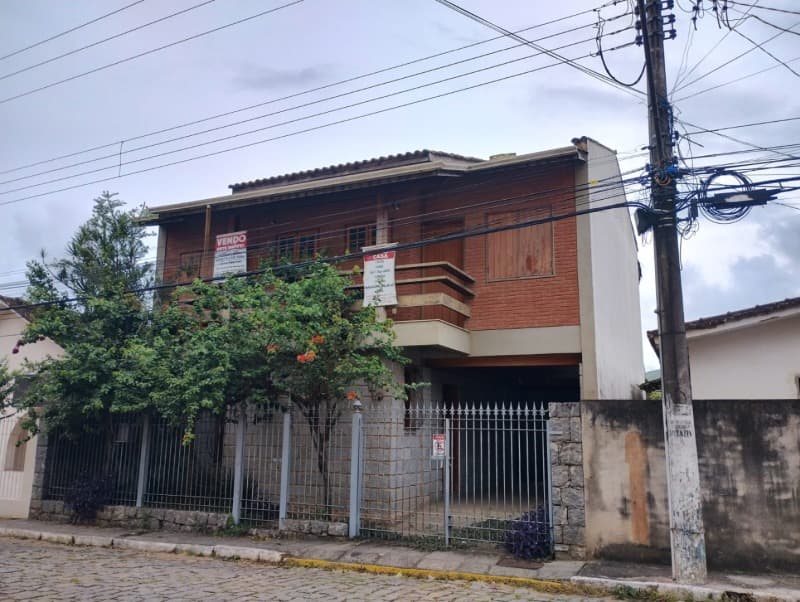 Foto 14 de 43: Casa em leilão em Itamonte - MG — LOTE 001 IMÓVEL RESIDENCIAL - AT. 330,00M², A.C. 185,93M² - ITAMONTE - MG