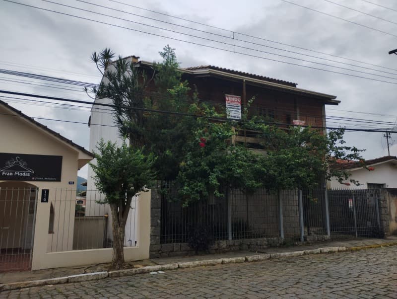 Foto 19 de 43: Casa em leilão em Itamonte - MG — LOTE 001 IMÓVEL RESIDENCIAL - AT. 330,00M², A.C. 185,93M² - ITAMONTE - MG