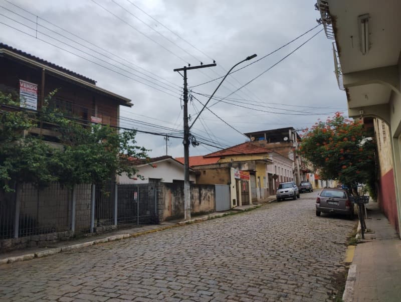 Foto 21 de 43: Casa em leilão em Itamonte - MG — LOTE 001 IMÓVEL RESIDENCIAL - AT. 330,00M², A.C. 185,93M² - ITAMONTE - MG