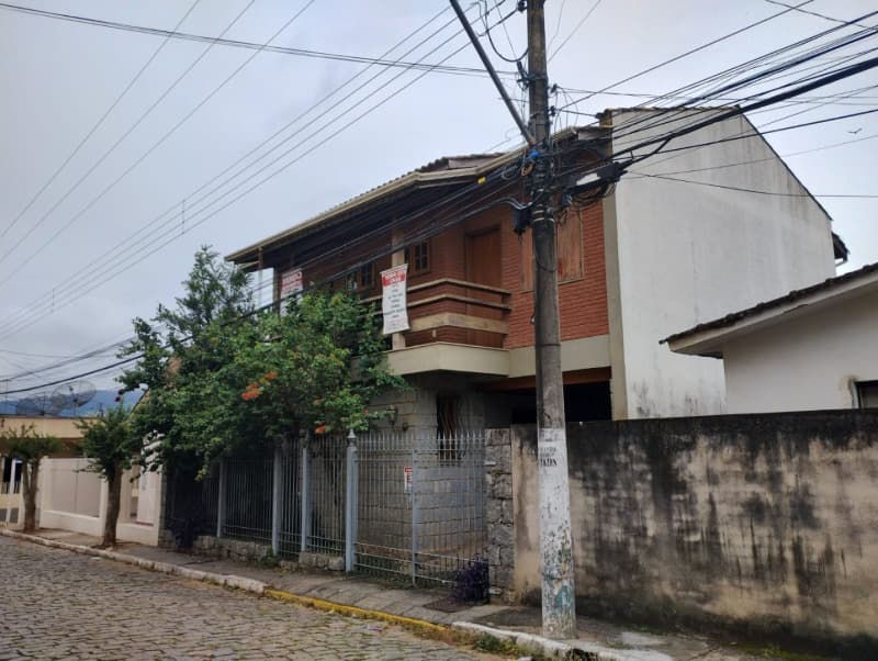 Foto 25 de 43: Casa em leilão em Itamonte - MG — LOTE 001 IMÓVEL RESIDENCIAL - AT. 330,00M², A.C. 185,93M² - ITAMONTE - MG