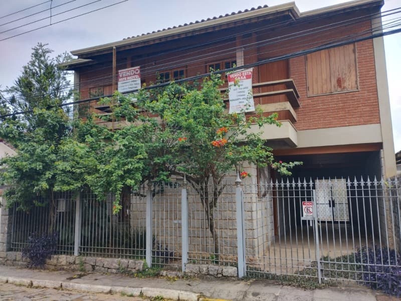 Foto 31 de 43: Casa em leilão em Itamonte - MG — LOTE 001 IMÓVEL RESIDENCIAL - AT. 330,00M², A.C. 185,93M² - ITAMONTE - MG