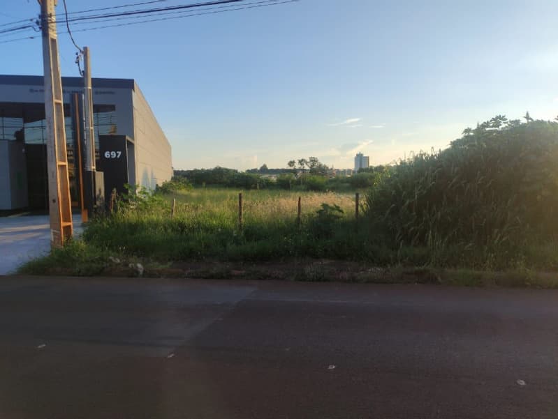 Foto 2 de 4: Terreno em leilão em Campo Mourão - PR — LOTE 001 IMÓVEL - TERRENO - A.T. 1.050,00m² - CAMPO MOURÃO/ PR