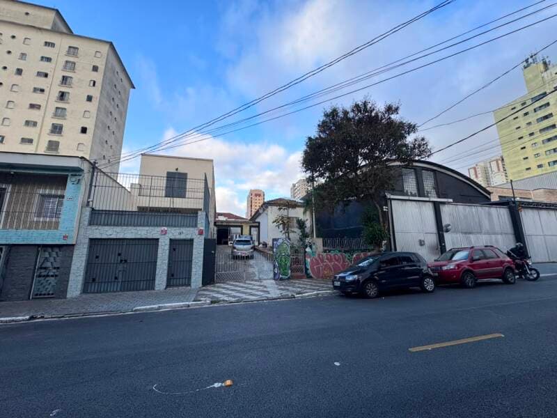 Foto 1 de 9: Casa em leilão em São Paulo - SP, bairro Vila Bertioga — LOTE 001 IMÓVEL - CASA - A.T. 400,00m² - A.C. 170,00m² - MOOCA/ SP