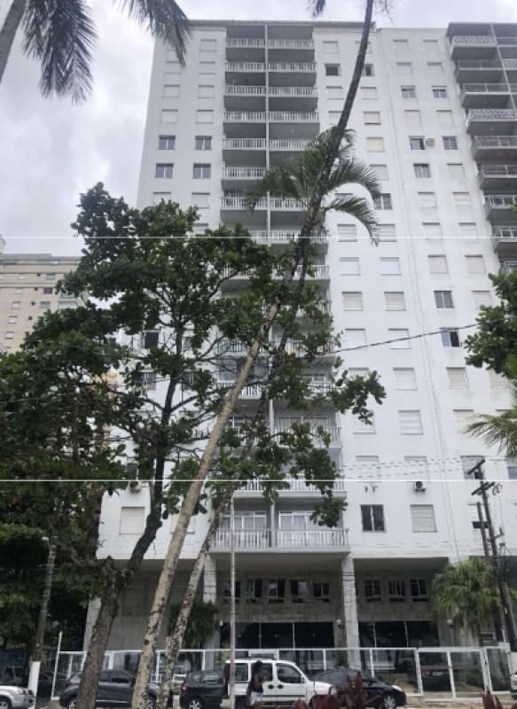 Foto 2 de 12: Apartamento em leilão em Guarujá - SP — LOTE 001 LEILÃO JUDICIAL - Direitos fiduciários sob. Apto. de 97,53 m², Ed. Ilha do Governador - Cen