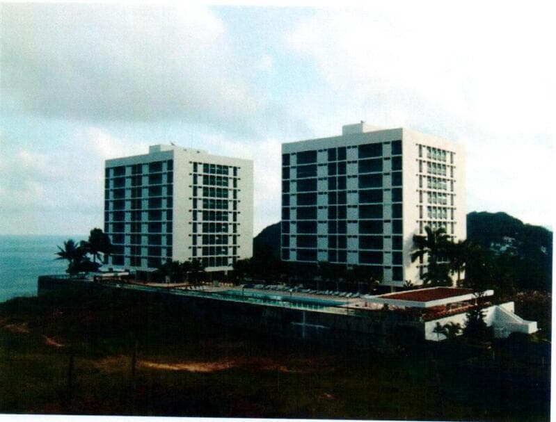 Foto 1 de 18: Apartamento em leilão em Guarujá - SP — LOTE 001 LEILÃO JUDICIAL - Direitos sob. Apto. de 154,57 m², Ed. Penhasco das Gaivotas - Guarujá, SP
