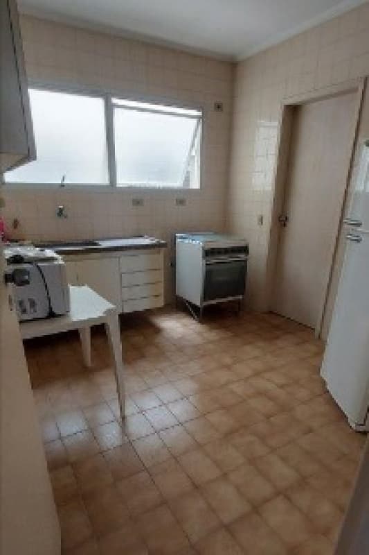 Foto 6 de 13: Apartamento em leilão em Guarujá - SP — LOTE 001 LEILÃO JUDICIAL - Apto. de 85,56 m², Ed. Torremolinos I - Jardim Três Marias, Guarujá - SP