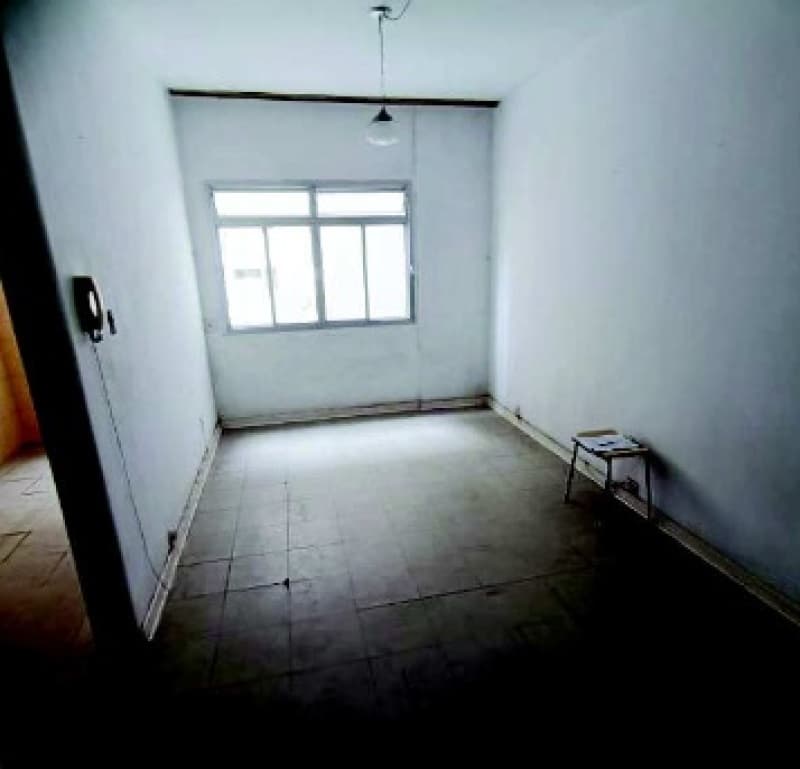 Foto 3 de 9: Apartamento em leilão em São Vicente - SP — LOTE 001 LEILÃO JUDICIAL - Apto. de 27,83 m², Edifício Blue Star - Itararé, São Vicente - SP