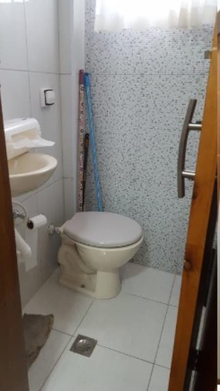 Foto 7 de 7: Comercial em leilão em Guarujá - SP — LOTE 001 LEILÃO JUDICIAL - Sala comercial de 26,20 m², Ed. Comercial Letícia - Vila Santo Antonio, G