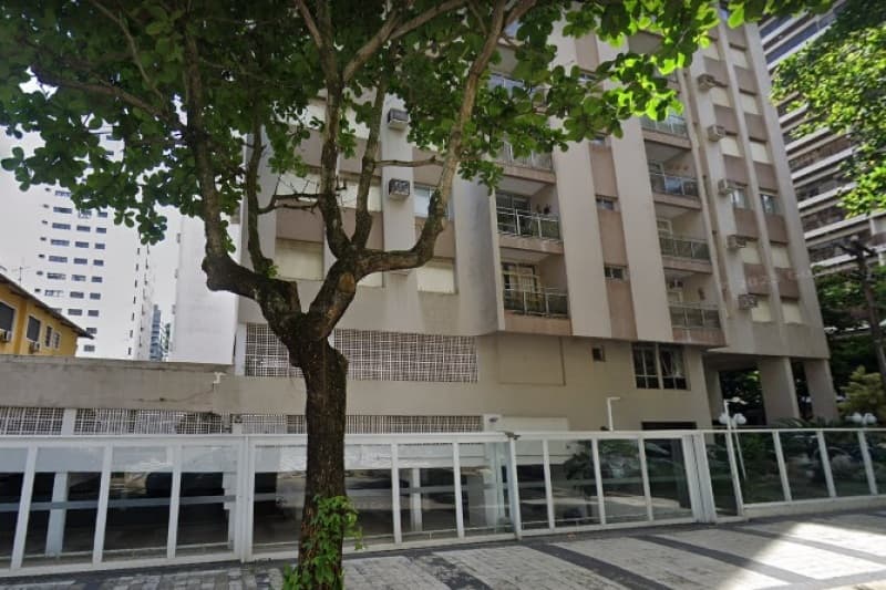 Comercial em leilão em Guarujá - SP, bairro Pitangueiras — LOTE 001 LEILÃO JUDICIAL - Vaga de garagem de 15,01 m², Ed. Garagens Camburiú - Pitangueiras, Guaruj