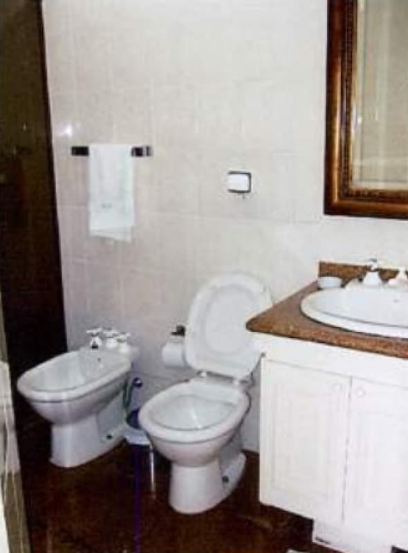 Foto 4 de 5: Apartamento em leilão em Guarujá - SP, bairro Enseada — LOTE 001 LEILÃO JUDICIAL - Direitos possessórios sob. apto. de 103,286m², Ed. Ponta do Arpoador, Ens