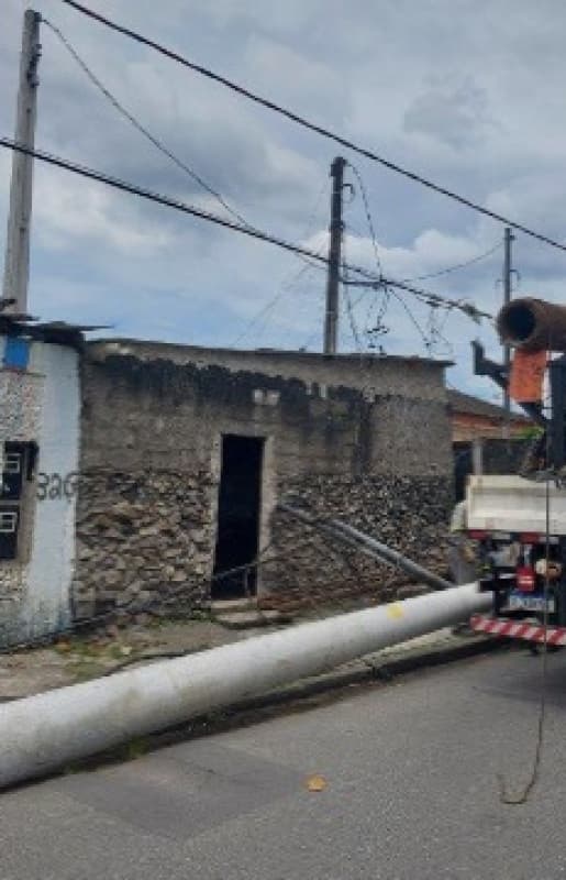 Terreno em leilão em Guarujá - SP, bairro Vicente de Carvalho — LOTE 001 LEILÃO JUDICIAL - Lote 21 da Mini Quadra F-2, Super Quadra 11, da Gleba A do lot. Pae Cara