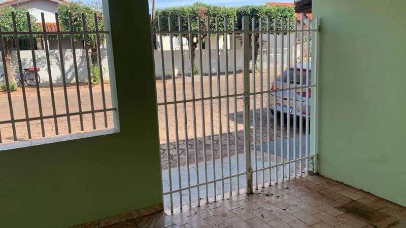 Foto 3 de 22: Casa em leilão em Reginópolis - SP, bairro Jardim Paineira — LOTE 001 LEILÃO JUDICIAL - Casa alvenaria de 50,00 metros de área construída - Reginópolis/SP