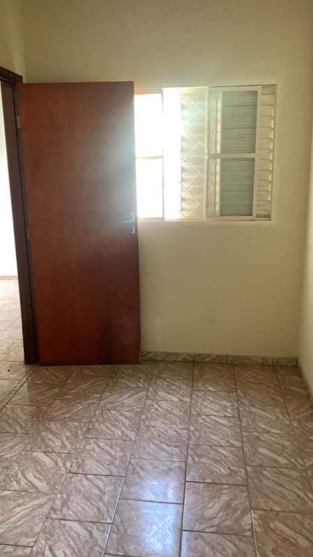 Foto 13 de 22: Casa em leilão em Reginópolis - SP, bairro Jardim Paineira — LOTE 001 LEILÃO JUDICIAL - Casa alvenaria de 50,00 metros de área construída - Reginópolis/SP