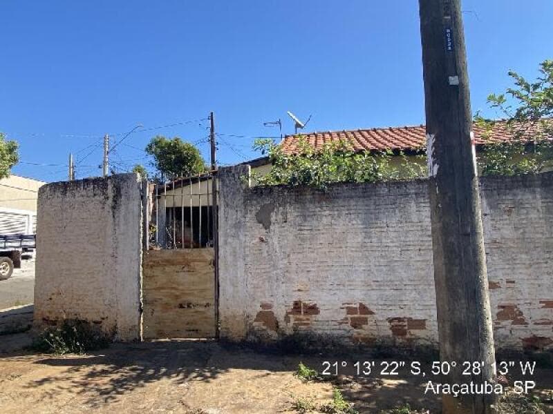 Casa em leilão em Araçatuba - SP — LOTE 415 CASA EM ARACATUBA/SP - DESCONTO DE 39,57% DO VALOR DE AVALIAÇÃO