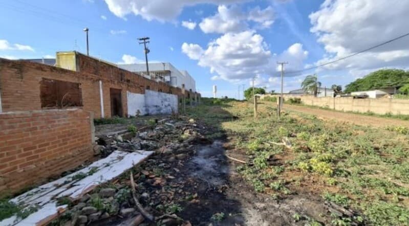 Foto 2 de 3: Comercial em leilão em Crato - CE, bairro Distrito Industrial de Muriti — LOTE 011 CEARÁ - CRATO/CE - PRÉDIO COMERCIAL