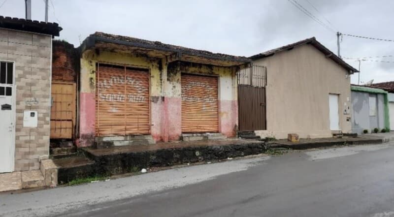 Foto 1 de 2: Comercial em leilão em Pirapora - MG, bairro Santo Antônio — LOTE 046 MINAS GERAIS - PIRAPORA/MG - PRÉDIO COMERCIAL