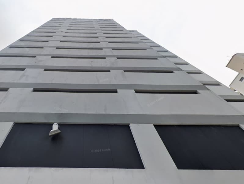Foto 1 de 6: Terreno em leilão em Balneário Camboriú - SC, bairro Centro — LOTE 001 Edificio Capri e a Vaga (box) para estacionamento de veículos de passageiros n. 09