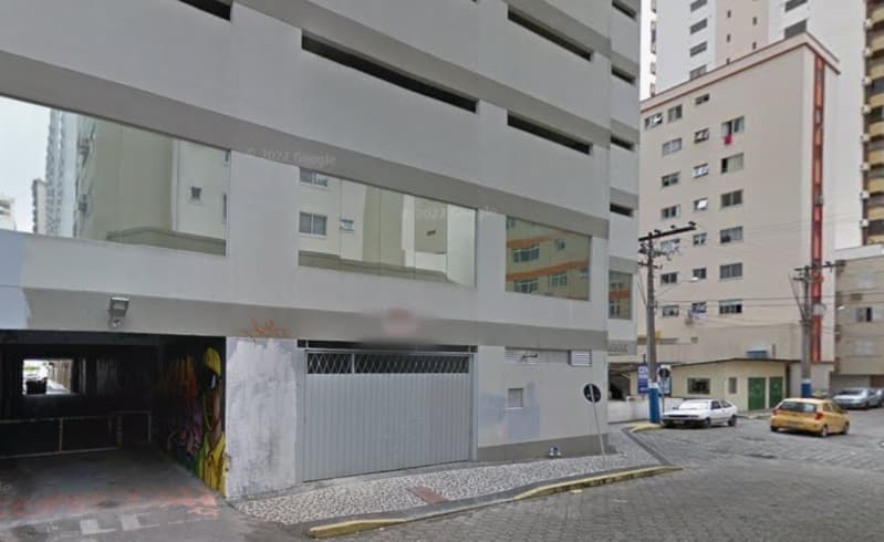 Foto 3 de 6: Terreno em leilão em Balneário Camboriú - SC, bairro Centro — LOTE 001 Edificio Capri e a Vaga (box) para estacionamento de veículos de passageiros n. 09