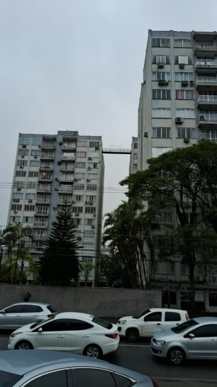 Foto 3 de 9: Apartamento em leilão em Joinville - SC, bairro América — LOTE 001 Apartamento n.o 801, localizado no 8o pavimento, do Bloco "A" do Edifício Parque Residencia