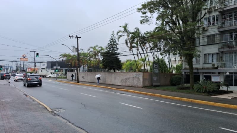 Foto 9 de 9: Apartamento em leilão em Joinville - SC, bairro América — LOTE 001 Apartamento n.o 801, localizado no 8o pavimento, do Bloco "A" do Edifício Parque Residencia