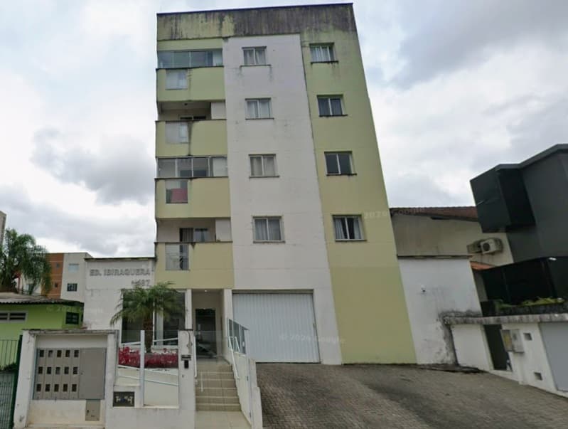 Foto 1 de 2: Apartamento em leilão em Joinville - SC, bairro Anita Garibaldi — LOTE 001 Apartamento do Condomínio Edifício Ibiraquera