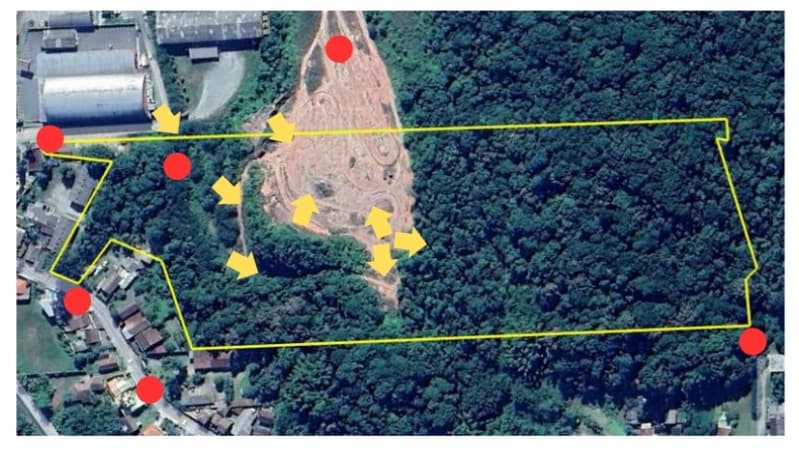 Foto 10 de 18: Terreno em leilão em São Francisco Do Sul - SC, bairro Morro Grande — LOTE 001 Um terreno alodial, de forma irregular, situado no lugar "Morro Grande", zona urbana de São