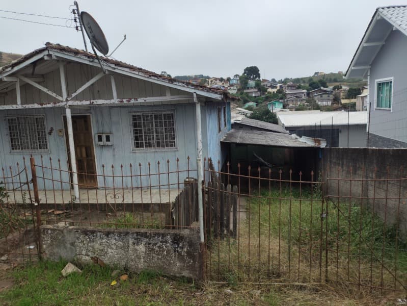 Foto 2 de 2: Terreno em leilão em Lages - SC, bairro Santa Helena — LOTE 001 TERRENO com a área superficial de 360,00ms2 (trezentos e sessenta metros quadrados), corres
