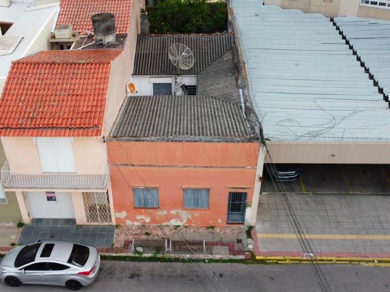 Casa em leilão em Pelotas - RS — LOTE 001 Imóvel na Rua Gomes Carneiro 1857 no Centro de Pelotas - Próximo ao Hospital e Faculdades