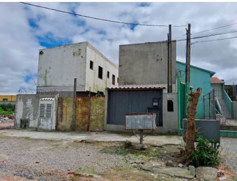 Foto 1 de 7: Terreno em leilão em Pelotas - RS — LOTE 001 Imovel com 16 unidades habitacionais na Rua Guilherme Echenique