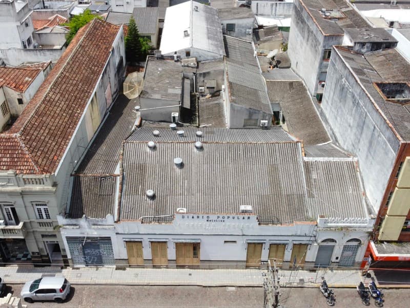 Comercial em leilão em Pelotas - RS, bairro Centro — LOTE 001 Imóvel comercial na Rua Quinze de Novembro 718 no Centro de Pelotas