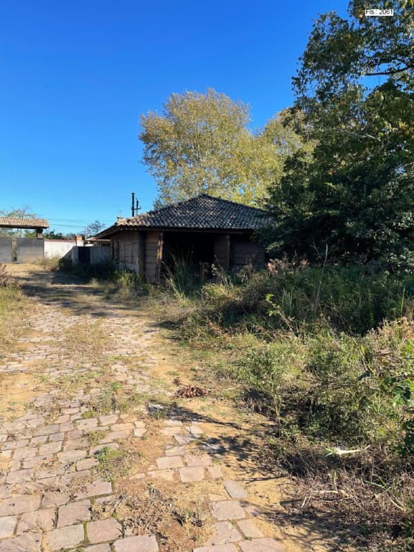 Foto 5 de 13: Terreno em leilão em Eldorado Do Sul - RS, bairro Picada — LOTE 001 Um terreno com 4.502,27 m² e diversas benfeitorias localizadas a beira do Rio Jacuí em Eldo
