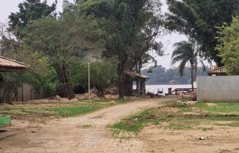 Foto 2 de 13: Terreno em leilão em Eldorado Do Sul - RS, bairro Picada — LOTE 001 Um terreno com 4.502,27 m² e diversas benfeitorias localizadas a beira do Rio Jacuí em Eldo
