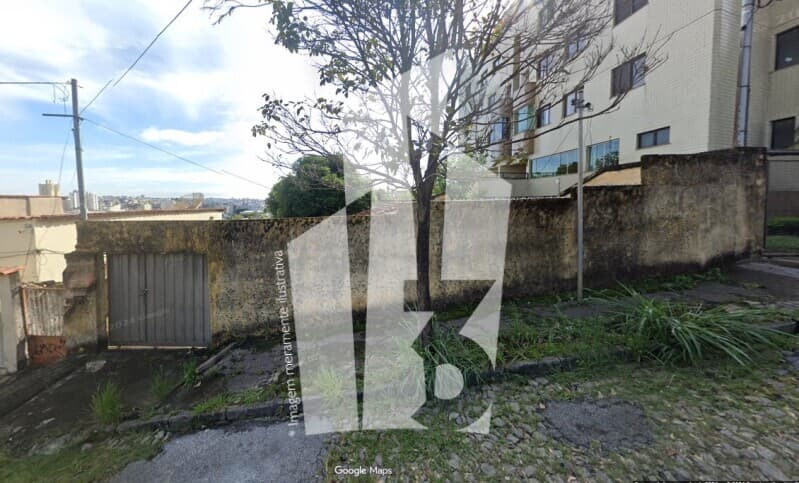 Foto 1 de 3: Casa em leilão em Belo Horizonte - MG, bairro Santa Efigênia — LOTE 001 CASA - BELO HORIZONTE/MG