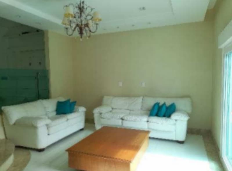 Foto 10 de 18: Casa em leilão em Nova Iguaçu - RJ, bairro Centro — LOTE 001 Casa em Nova Iguaçu/RJ