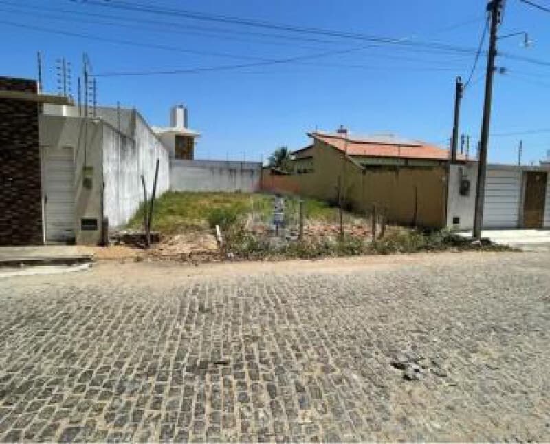 Foto 6 de 8: Casa em leilão em Iguatu - CE, bairro Bugi — LOTE 017 Casa (Sobrado) Lote 02 Qd C - Planalto das Araras - 144m² - Iguatu/CE