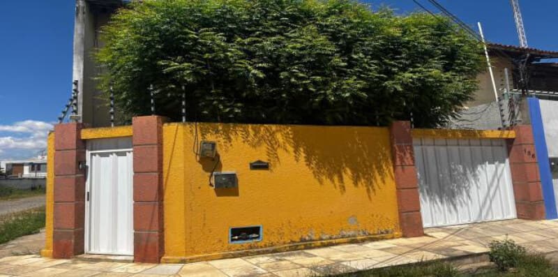 Foto 1 de 8: Casa em leilão em Iguatu - CE, bairro Bugi — LOTE 020 Casa (Sobrado) Lote 01 Qd C - Planalto das Araras - 144m² - Iguatu/CE