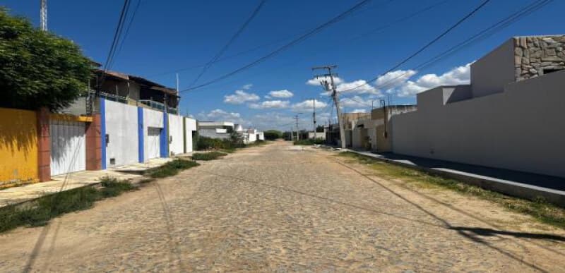 Foto 3 de 8: Casa em leilão em Iguatu - CE, bairro Bugi — LOTE 020 Casa (Sobrado) Lote 01 Qd C - Planalto das Araras - 144m² - Iguatu/CE