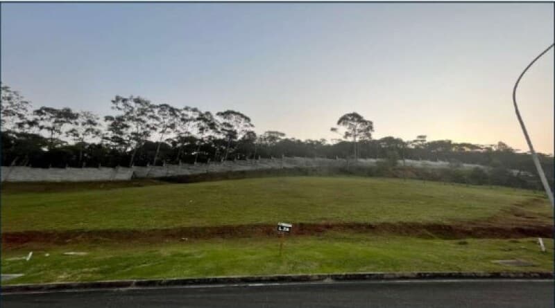 Terreno em leilão em Camboriú - SC — LOTE 001 UM TERRENO DE 487M² NO CONDOMINIO RESIDENCIAL PARQUE DO LAGO