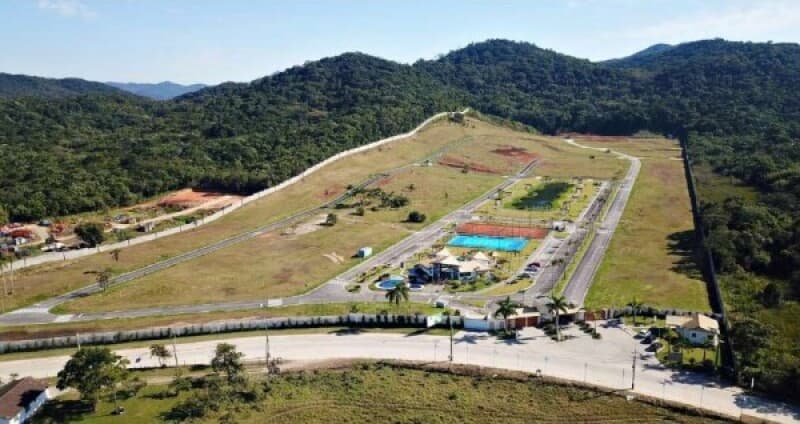 Foto 5 de 5: Terreno em leilão em Camboriú - SC — LOTE 001 UM TERRENO DE 487M² NO CONDOMINIO RESIDENCIAL PARQUE DO LAGO
