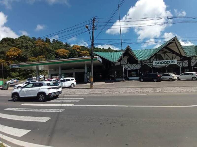 Foto 2 de 6: Terreno em leilão em Gramado - RS, bairro Vila Suíça — LOTE 001 Terreno com Edificações e Posto de Gasolina - Bairro Vila Suíça -Gramado/RS