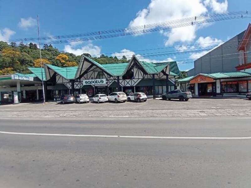 Foto 3 de 6: Terreno em leilão em Gramado - RS, bairro Vila Suíça — LOTE 001 Terreno com Edificações e Posto de Gasolina - Bairro Vila Suíça -Gramado/RS