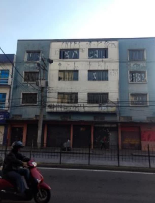 Foto 1 de 12: Comercial em leilão em Curitiba - PR — LOTE 005 Prédio com 4 Pavimentos