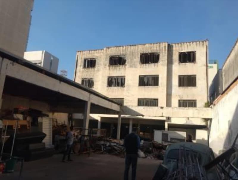 Foto 6 de 12: Comercial em leilão em Curitiba - PR — LOTE 005 Prédio com 4 Pavimentos