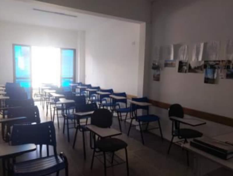 Foto 8 de 19: Comercial em leilão em Curitiba - PR — LOTE 006 Prédio com 3 Pavimentos