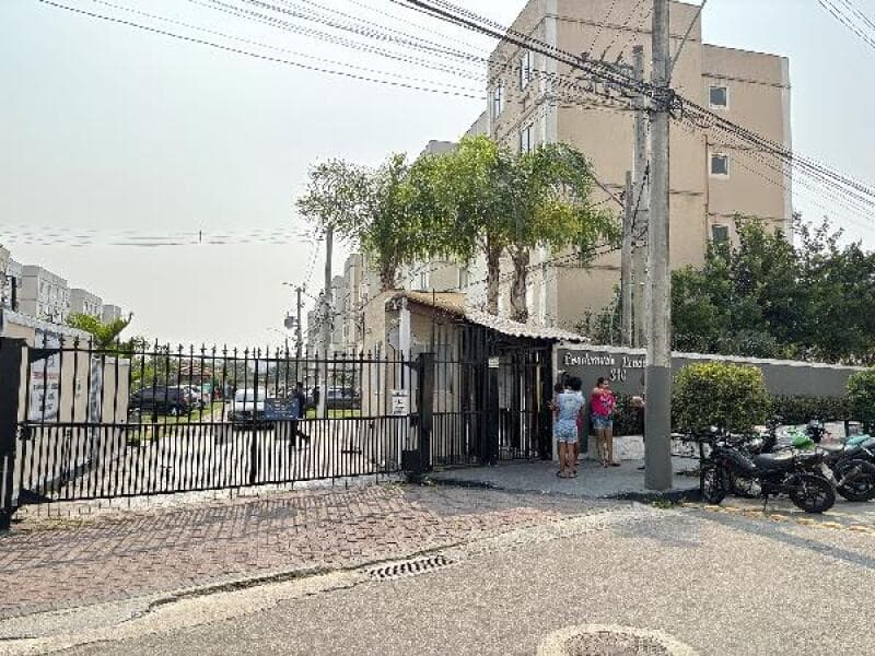Apartamento em leilão em Rio De Janeiro - RJ — LOTE 375 APARTAMENTO - 8555534255798