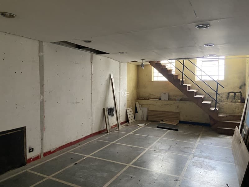 Foto 6 de 25: Comercial em leilão em Curitiba - PR — LOTE 004 Prédio com 2 Pavimentos